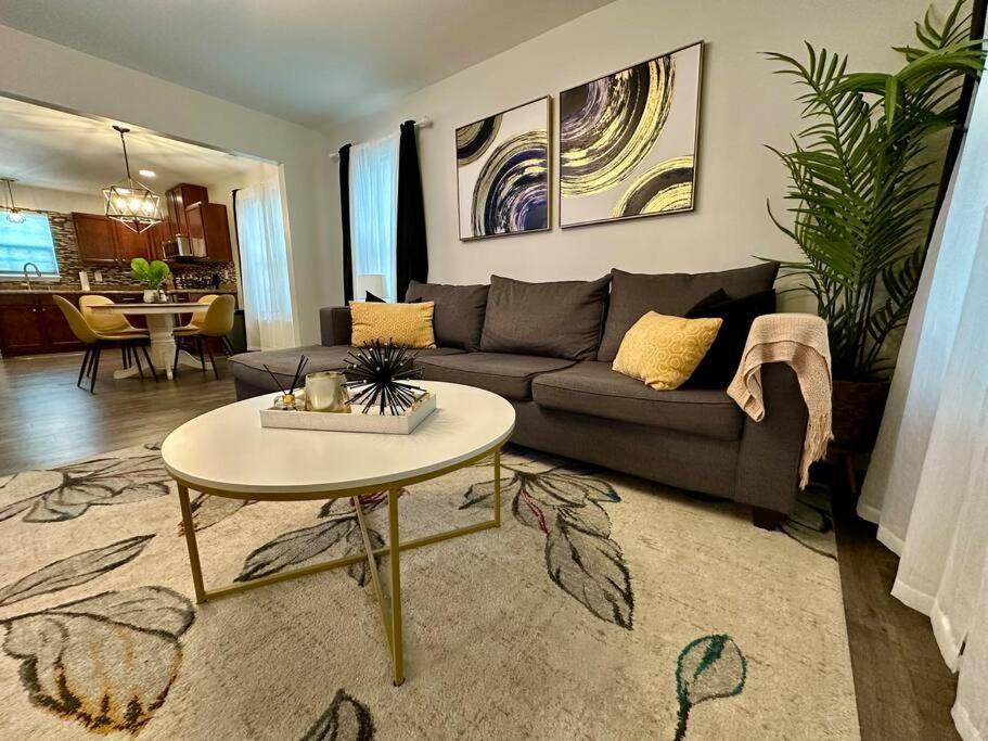 Cozy And Luxury Home Raleigh Eksteriør billede
